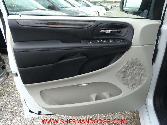 Dodge Grand Caravan 2017 photo 10